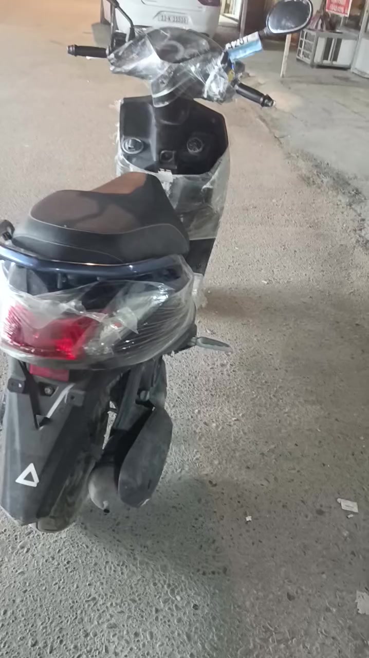 دراجه اكزز٢٣ نظيفة جدا جدا ماشية أقل من ٢٠الف بلادية يا باني أصلي مكانهة الحلة مركز  السعر ١٤ورقة الاتصال ***********
