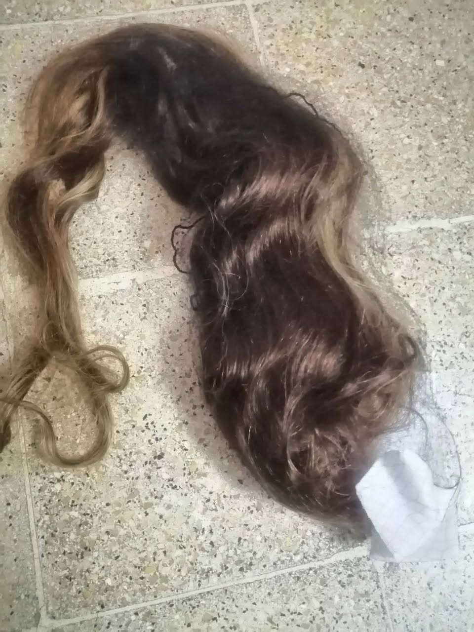 باروكة شعر طبيعي طول 80 سنتم للبيع 
متوفر توصيل جميع محافظات


**إذا كنت صاحب هذا الإعلان وتريد حذفه لأي سبب، رجاءا أرسل رسالة إلى الدعم الفني**