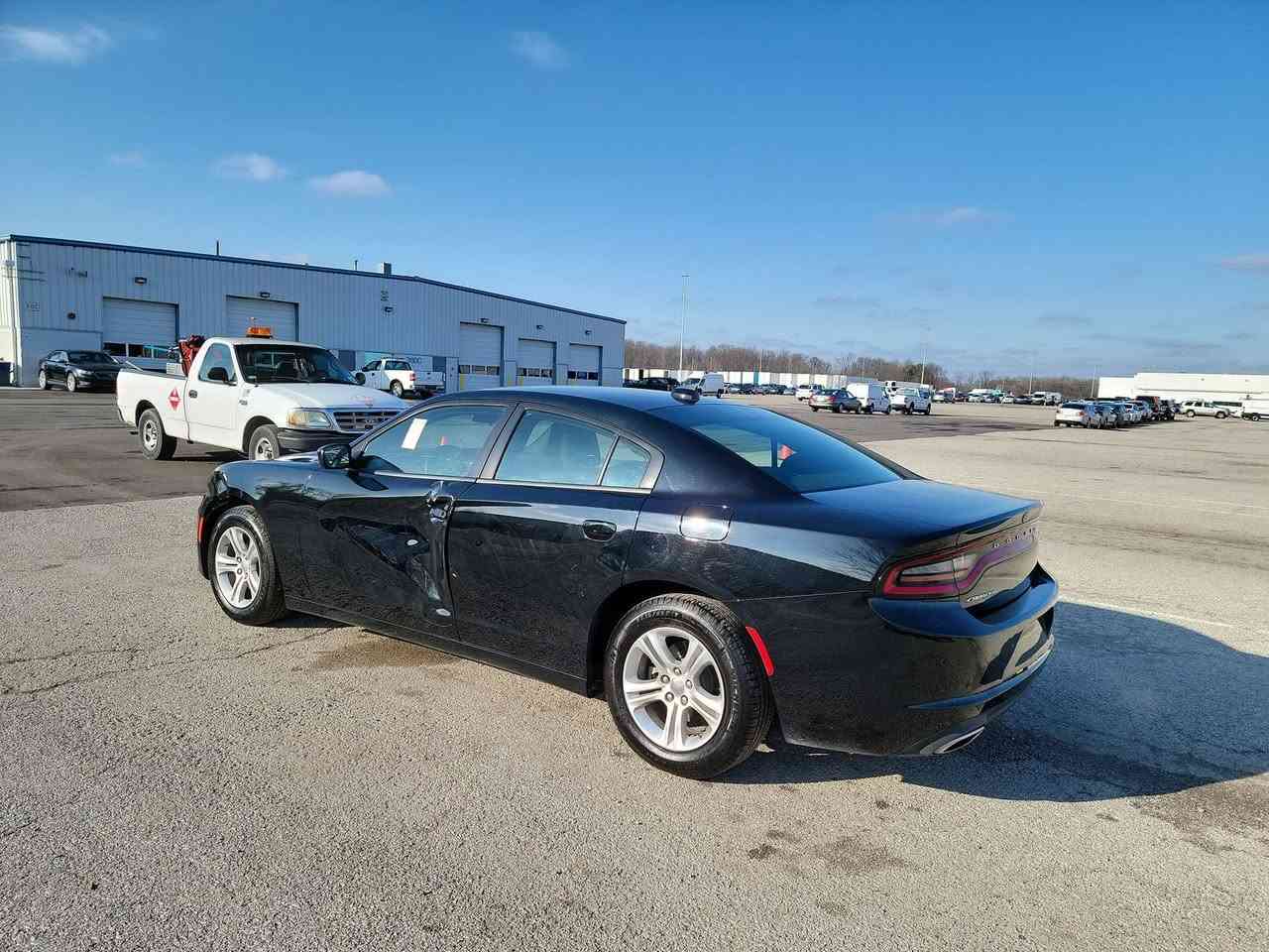 للبيع جارجر SXT 23 ماشية 28 ميل بارد فقط موضح بلفديو قبل التكحيل بدون رقم تو ويل السياره 
***********
