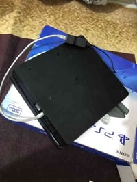 للبيع او مراوس بلي 4 مهكر بي خمس لعبات + سماعة محيطية + 5 يدات كلهة شغ...