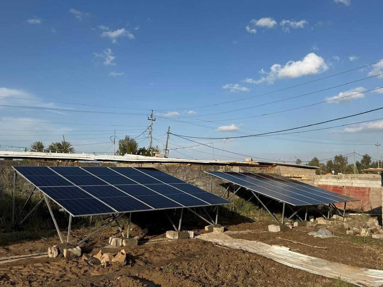 فضل الله وبثقة زبائنّا الكرام مستمرين بتنفيذ أقوى وأحدث منظومات الطاقة الشمسية 🔥

تم بحمد الله إنجاز وتنصيب منظومة متكاملة في مجمع بيع الأسماك للأخ نزار صاحب مركز محافظة واسط بقدرة⚡ 40 أمبير نهاري / 35 أمبير ليلي

💪 استخدمنا أفضل المواصفات العالمية وبجودة عالية جداً:

🔋 بطاريات Svolt عدد 2قدرة البطارية الواحدة 16.64 kWضمان 5 سنوات

⚙️ انفيرتر Deye بقدرة 12 kWضمان 5 سنوات

☀️ ألواح LONGi عدد 20قدرة اللوح الواحد 615Wضمان 15 سنة

✨ منظومة مصممة لتتحمل ضغط العمل المستمر وتوفر طاقة مستقرة بدون انقطاع، حتى بأصعب الظروف

📌 شغل نظيف – مواد أصلية – أداء عالي – واعتمادية تامة

إذا تريد تخلص من مشاكل الكهرباء وتضمن راحة بالك، إحنا جاهزين نخدمك بأفضل الحلول وبمواصفات عالمية.
م مهند الشمري للاستفسار ***********
***********
النور لمشاريع الطاقة الشمسية 
العنوان واسط قضاء العزيزية مقابل مركز الشرطة
