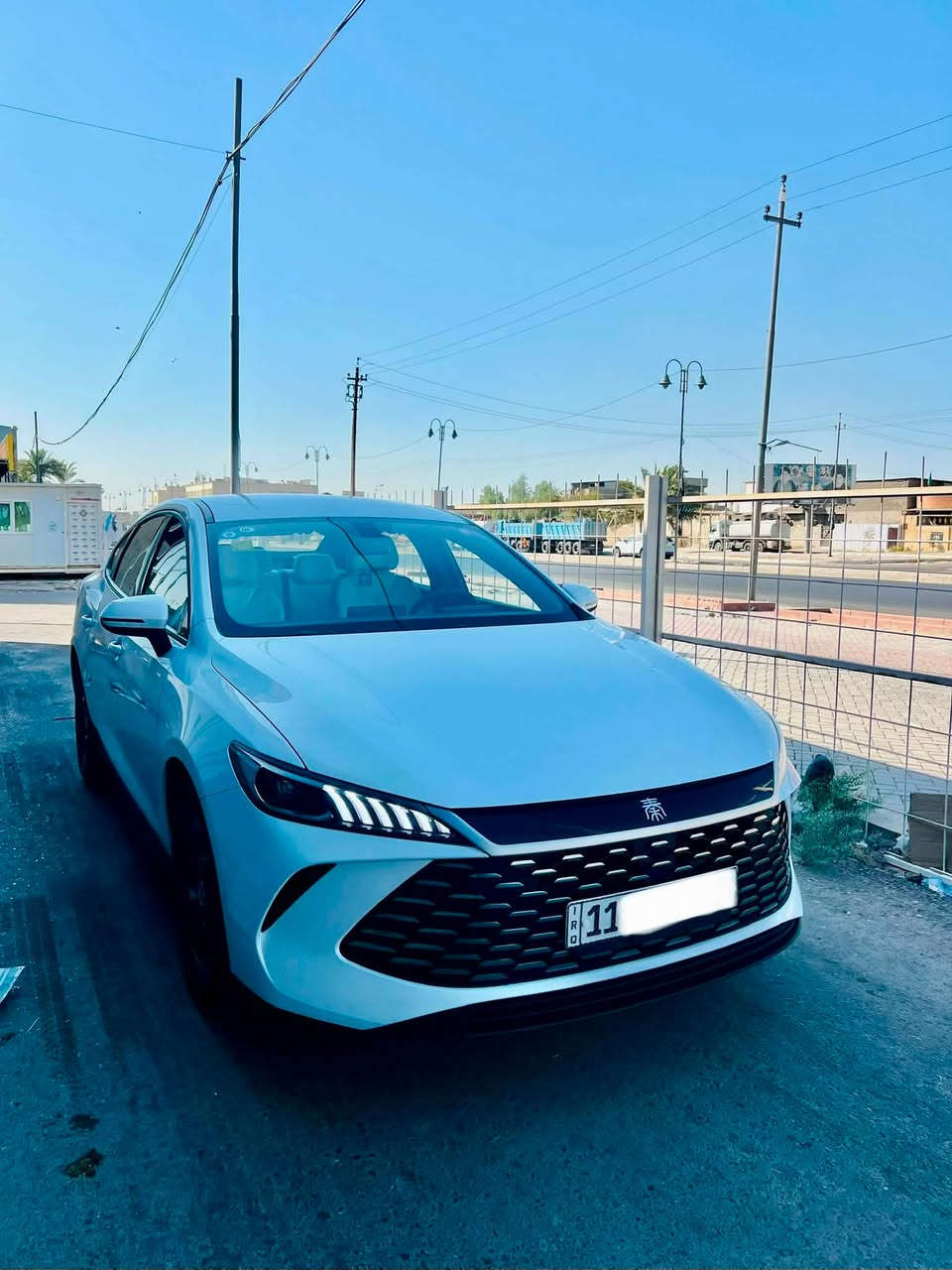 BYD
كن بلاس مديل 2025 مكفوله كفالة عامة 
عداد السياره 4200
داخل ابيض المرغوب 
موصفاته معروفه حساسات كشنات جلد شاشا كامره خلفيه تحكمات جهتين تحكم بسعه البطاريه بيه انضمه قياده متنوعه SPORT NORMAL ECO   قطعتين تبريد ملحقاتهة كاملة 
المكان بغداد
الاتصال ***********
