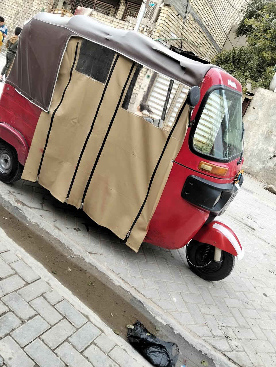 سلام عليكم تكتك البيع موديل 18 شهر 6 لا طخه ولا طخه   وراق مصطفى صولي تكتك جهزه الف ما تصرف عليه  مكاني بغداد سعر 400 3 وبيه نتصل وتدلل ***********
