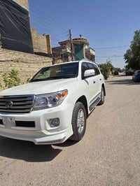 تيوتا VXR مصفحة مسجله في السنوية  موديل 2015 ماشيه 35 الف السياره تصفي...
