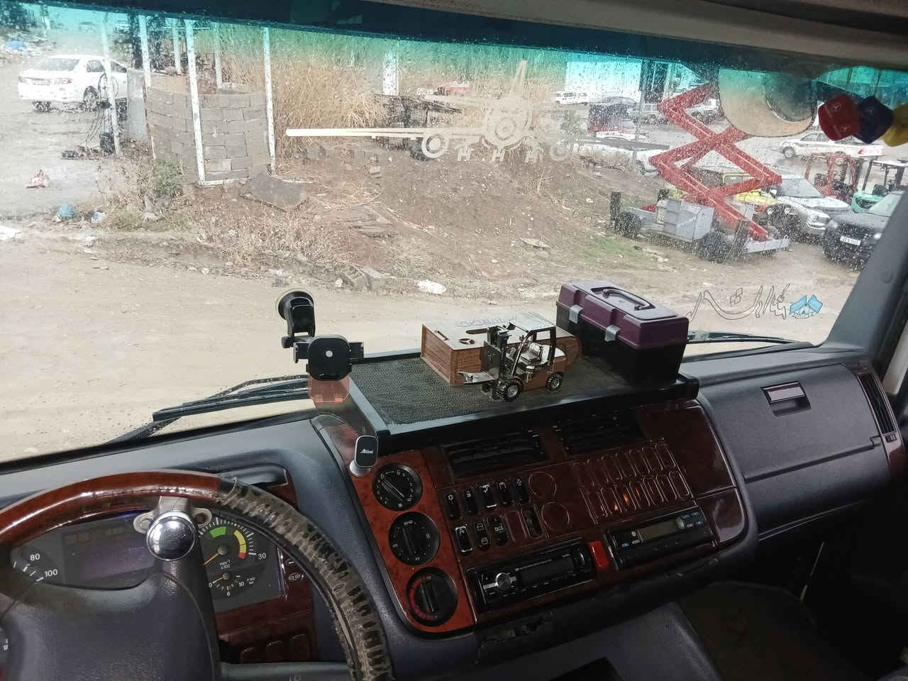 اتيكو للبيع موديل ٢٠٠٤ فول موصفات كرين بافينكر ١٢٠٠٠ مكان سليماني اتصال ***********
