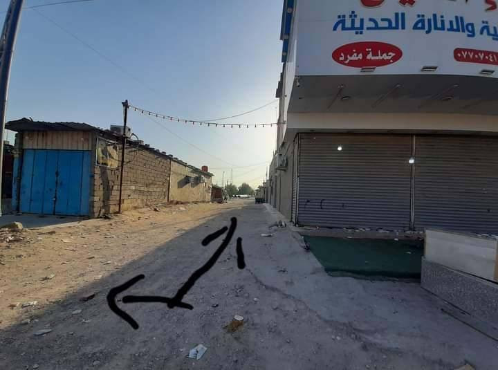 بيت للبيع مركز المدينه البصره منطقه العاليه قرب تقاطع الرواسه الأرض تابعه للبلديه غرفه النوم وحمام داخلي وحمام خارجي ديوانيه صاله مع طارمه مع محل بيت سقف كونكريت ٦٥ الاتصال عله هذه رقم ***********
