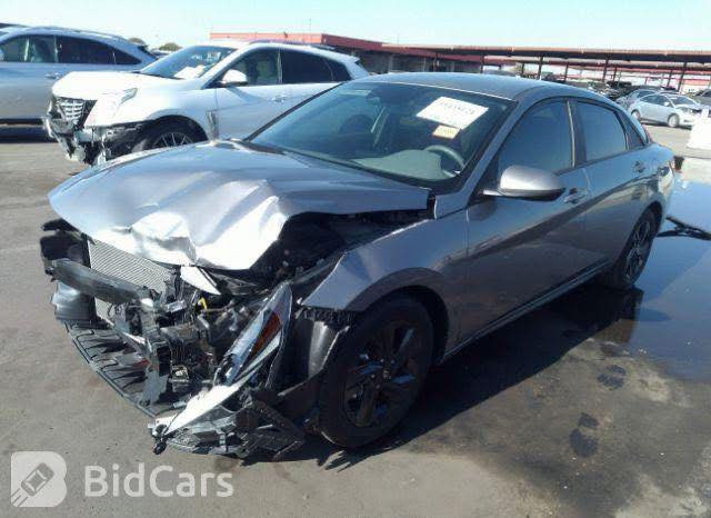 السلام عليكم ورحمة الله وبركاته مرخصة الادمن المحترم 
سياره الالنترا موديل ٢٢ امريكي حادثه  بنيد وشويه من جاملغ نفسهن مصلحات سياره لبيل واحد كله بدون اي قطعه تبديل 
حادثه مرفق بلمنشور وشوف بعينك سياره فوول مواصفات عده الفتحه بسقف سياره كلش حلووه ونضيفه مثل البصور واحلا تجي وتشوف بعينك  رقم بغداد 
مواصفات السياره 
داخل رصاصي 
محرك 2000 دوش 
كير at المرغوب 
بصمه ابواب 
بصمه تشغيل 
تشغيل سياره عن بعد 
منضومه لايت زنون ابيض 
ويل كب 
شاشه بلاديه مال النترا 
كامره خلفيه 
انضمه قياده 
تحكم ستيرن جهتين 
تبريد قطعتين مناخي 
تدفى كشنات 
رادارات اماميه + خلفيه 
رادارت جانبيه 
نضام توقف ذاتي امامي + خلفيي + جانبي 
دوشه جلد جديده 
مانع انزلاق 
تحديد مسار 
بعد بيها هواي مواصفات ماذكرتهن سعر ب١٦٠ وبيها مجال حك الجيه مكاني بغداد الشعله رقم الاتصال
***********
*********** متواجد واتس وفيس
