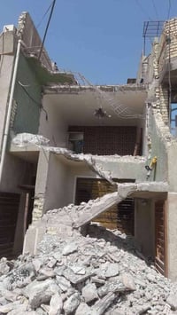 تفليش ارضيات • تكشير جدران • تنظيف بقايا الجص