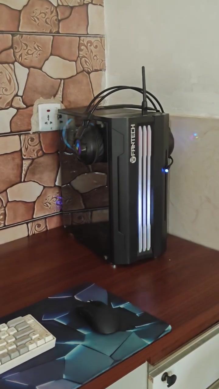 السلام عليكم تجميعه للبيع
السعر 550 وبيها مجال بسيط
المواصفات 
B450 aorus

RYZEN 5 3400G

Rx 580 8gb

Ram 16 ddr4 3200 

Hard 256 ssd

1tb hdd

Power supply 650w
مكاني بغداد الزعفرانيه ما عندي توصيل 
مع ملحقات شاشه وكيبورد❤️
اقبل مراوس بلابتوب كيمنك 
***********
