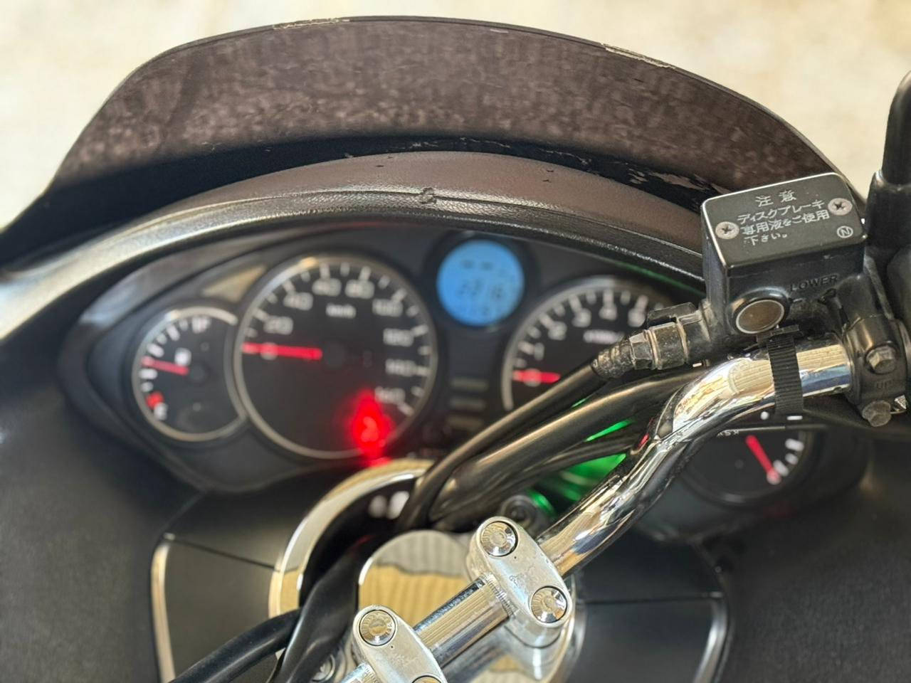 سلام عليكم فورزه 8.0 الدراجه نضيفه وكامله وكل نقص مابيهه مكفوله من التاير للتاير اريد اراوسهه بوكسر مرقم العنده لايقصر ***********
