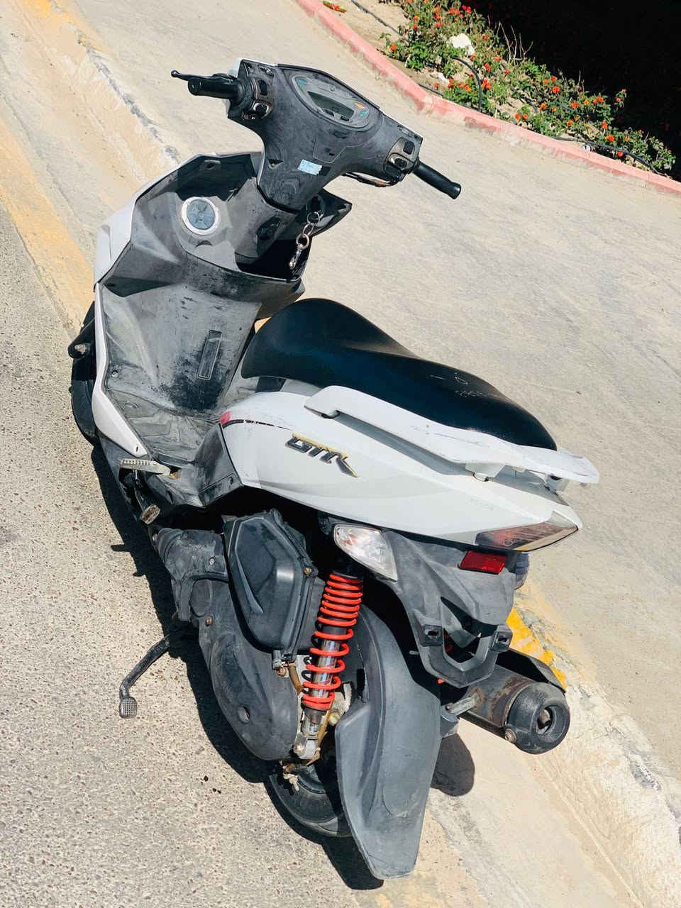 سلام عليكم دراجة جيتي ار بعده بحالة الوكالة مكفوله كفاله عامه شلعه ومعدل شك الكاع  كفرات بلاديه ختم واحد مكاني بغداد حريه   السعر ٩٥٠وبيه مجال ‏‪***********‬‏
