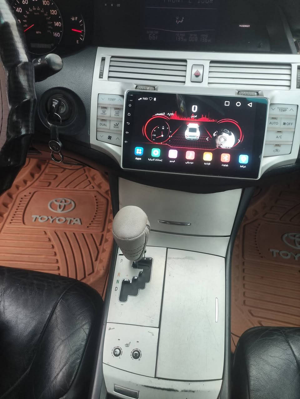 تويوتا افلون   toyota avalon 2007 xl 
وارد أمريكي    v6   3.5  L 
مواصفات :
فتحة سقف و مقاعد جلد و  الأمامي تدفئة و  تحريك كهربائي 
تبريد و تدفئة فول
كوبريسور جديد اصلي 
مع كافة الملحقات 
بطارية جديدة 
اطارات طخم جديد 
زيت الگير جديد + بلاكات جديده +دبل امامي جديد 
الصدر الأمامي والخلفي كلهن مدامة
الكهربائيات كلها شغالة
الگير و المحرك بلادي بدون اي تحوير او تعديل شرط الفحص 
ماشيه 228000 
الضرر  جامولغ السكن الخلفي وطختين خفيفة و الأبواب مصبوغة بدون ضرر   (جمالية و توحيد لون) 
و السونار موجود .
الاتصال على الرقم 
***********
المكان ديالى
