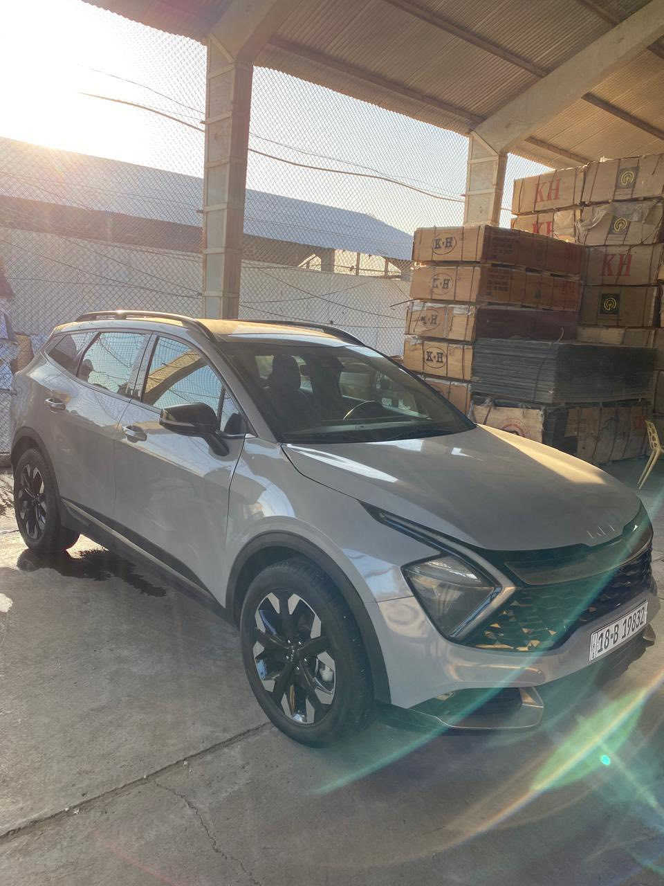 السلام عليكم 
كيا سبورتج 2023 امريكي  فول مواصفات X Line بصمة تشغيل عن بعد سقف بانوراما جنطة كهرباء محرك 2500 دفع رباعي فور ويل داخل جلد اسود كشنات كهرباء تدفئة رادار امامي وجانبي نقطة عمياء حساس اصطفاف شاشة لمس كامرا مود درايف شحن لاسلكي هندبريك كهرباء تبريد قطعتين ( وارد امريكي حادثها موضح باصور) رقم بابل ماشيه 44.6 الف
السعر 20500$ 
للتواصل ***********
