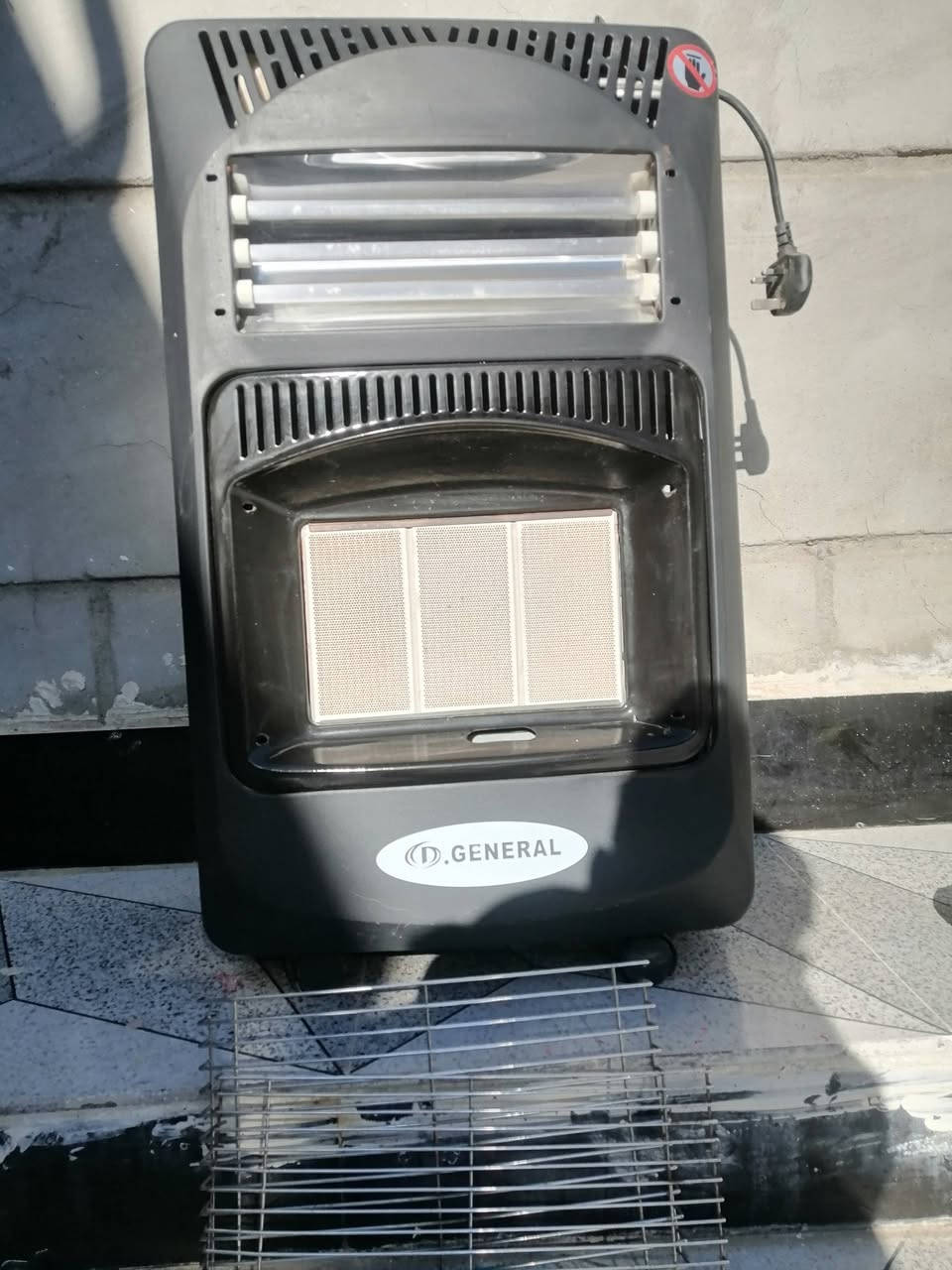 صوبه غازيه كهربائيه جديده حيل مامستعمله الله شاهد قليل كلش مستخدمه.. مكاني ديوانيه حي الشرطه.. *********** سعره ٥٠
