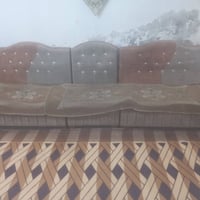 كنب • ٥ مقاعد • يحتاج تنظيف