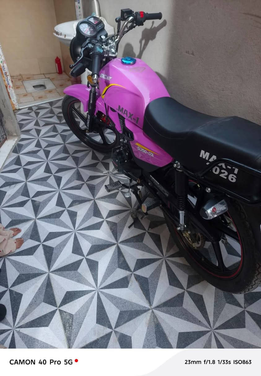 دراجه سونك مديل 25 صار شهر من طالعه من وكيل السعر 875 وليه مجال قليل محرك200 الرقم  ***********
