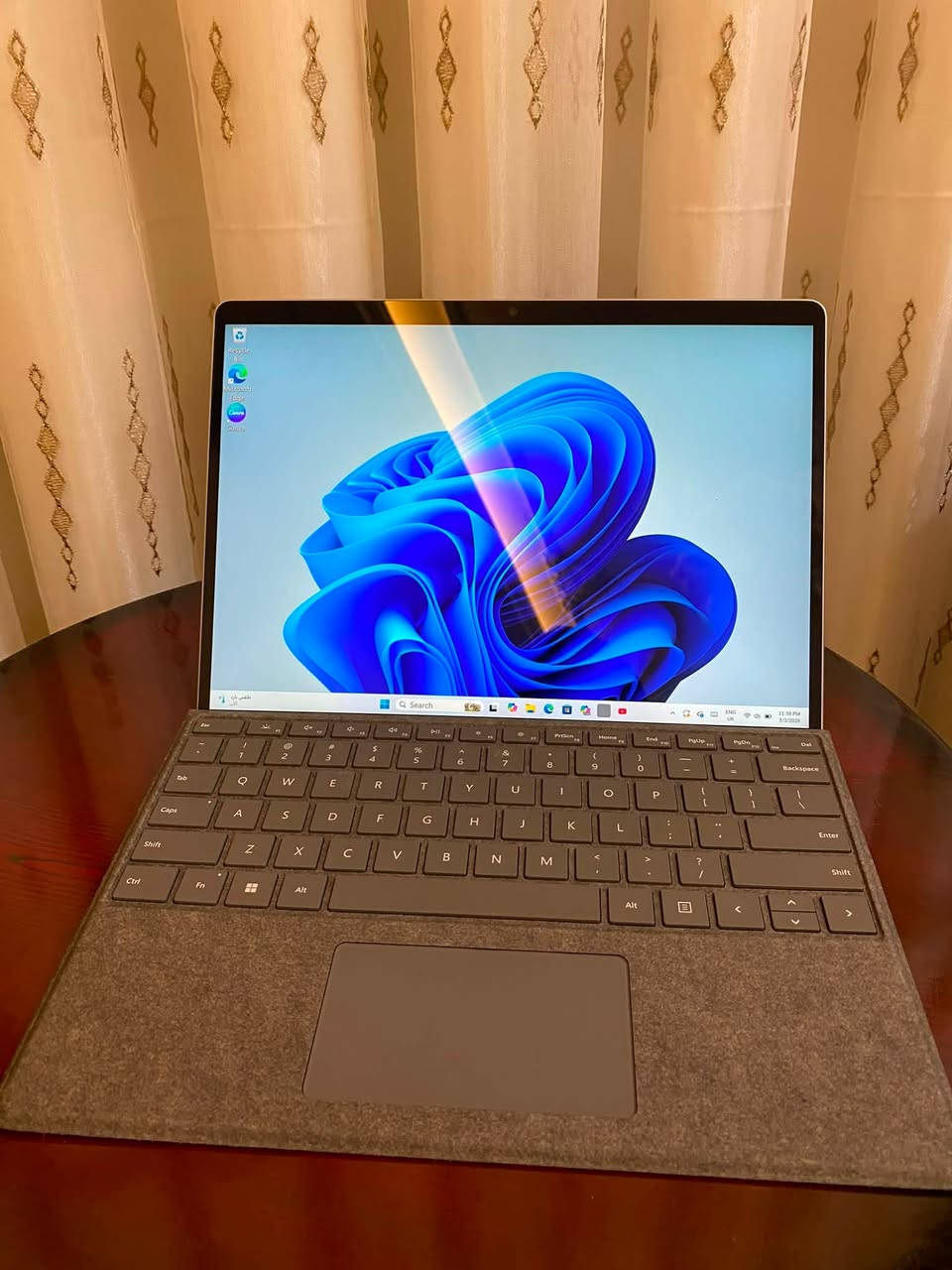 تم تخفيض السعر (200,000 دينار 🔥) للبيع : Surface Pro 9 i7 بــ 1,100,000 دينار
الوصف:

جهاز سيرفس برو 9 بحالة الوكالة، مستخدم استخدام خفيف جداً. خيار مثالي للمحترفين والمبدعين.

المواصفات:

· المعالج: Intel Core i7 (الجيل الـ12) - أداء خرافي.

· المساحة: 516 جيجابايت NVMe SSD.

· اللون: سلفري (فضي) أنيق.

· الشاشة: 13 إنش، عالية الدقة، تدعم اللمس والقلم.

💰 السعر الجديد: 1,100,000 دينار عراقي (تخفيض200,000 دينار)

📞 للتواصل الاتصال على *********** او على الخاص
