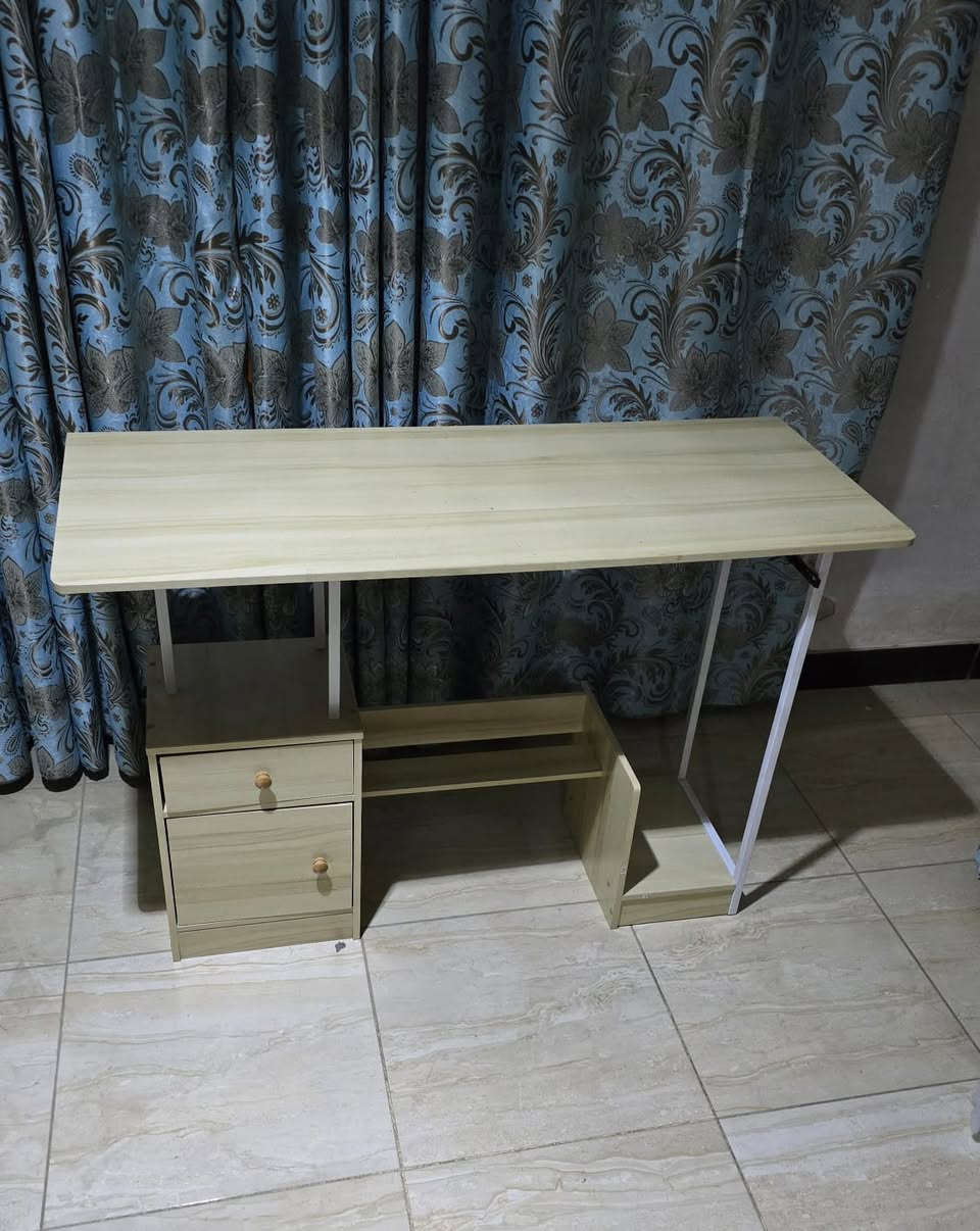 للبيع ميز حاسبة حجم متوسط نظيف جدا مستخدم شي قليل

السعر ٣٠ الف دينار

مكاني سريع حي العامل منطقة حي الاساتذة

هاتف ***********
