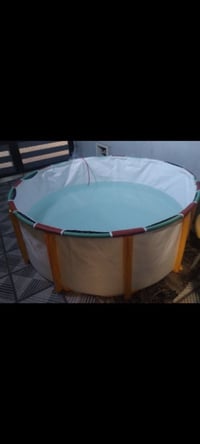 مسبح فصال قياس مترين ب٥٠ الف  حي الوحده للتواصل ٠٧٧٧١٣٩٤٠٩٢