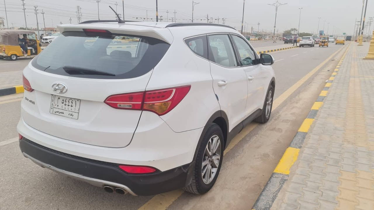 سنتافيا موديل 2015  رقم بغداد بسمي مكفوله مواصفات عاديه محرك اربعه  سياره في العماره اتصل ***********
