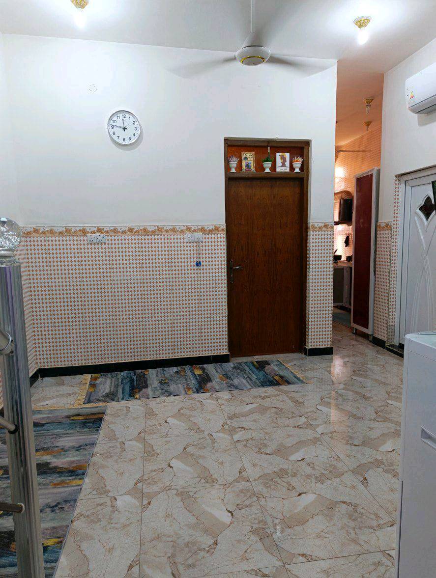 مشتمل 125 الكوت الجديدة، ،غرف2 وصالة واستقبال ومطبخ طابق واحد مشمول بالتطويب