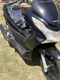 دراجه pcxجيل اول محرك 125 الدراجه مثل ما تشوف نظيفه كلش ماشيه 32 الف ح...