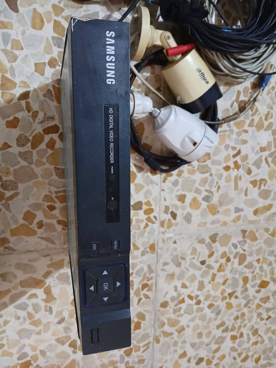 للبيع كامرتين مع جهاز تخزين وماوس وكامل الوايرات مكاني الشعلة الاولى السعر ٧٥


**إذا كنت صاحب هذا الإعلان وتريد حذفه لأي سبب، رجاءا أرسل رسالة إلى الدعم الفني**