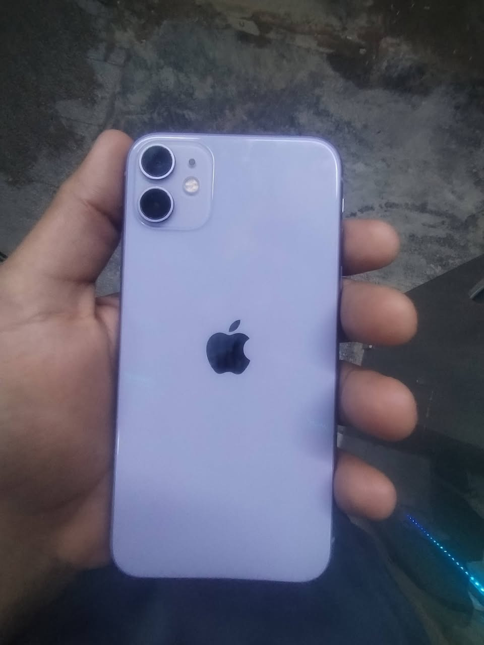 للبيع وكع شاشة خط بيها
كلة شغال مابي اي عطل  فقط شاشة نص ما تلمس
السعر قفل١٣٠ الف شوي شاصي بي عواج بس آمنت الله
فيس ادي شغال
***********
