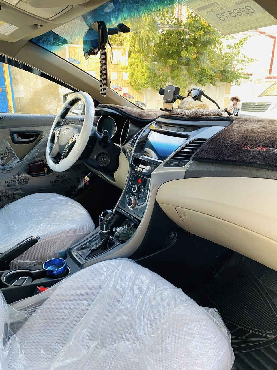 السلام عليكم
النترا 2016 (امريكي ) 

رقم شمالي هزه جديده 

كير مكينه كفاله 

ضرر فقط قطعه بدون ايرباكً

شاشة كامرة 

لايت عدسه زنون عالي ناصي 

تحكم ستيرن جهتين 

السياره جاهزه من كلشي 

سونار مرفق بلمنشور 

مكان سياره ديالى 

السعر 115 وبيا مجال 

***********
