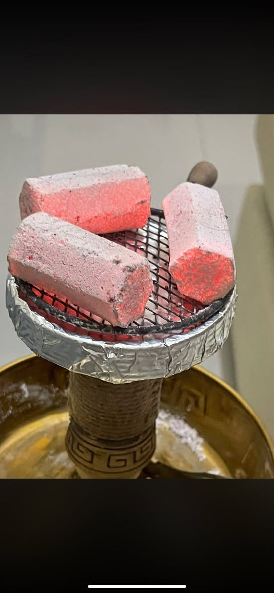 فحم للبيع كارتون ١٠ كيلو درجة اولى سعر ٢٦،(***********)***********)
