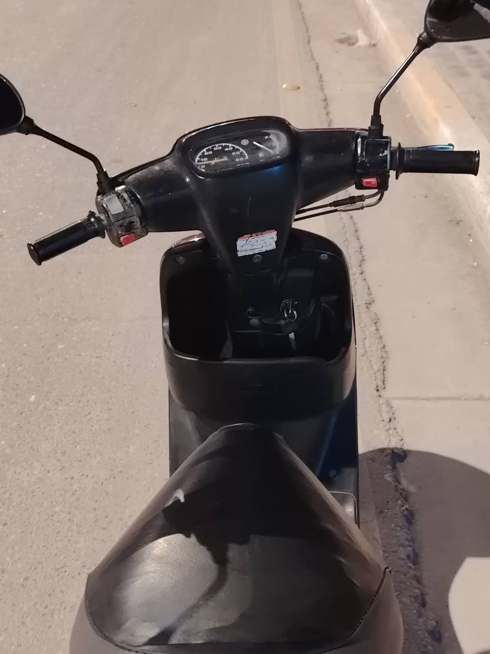 السلام عليكم داجه بطه 2003 للبيع دراجه كامله من كلشي كهربائيات مكينه عدادات والدراجه ما مفتوحه دراجه حلوه واحله من الصور الكفر بلادي والعداد بلادي شغال قفل اكسل كامله مكمله السعر 450 المكان حي العباس *********** محمد باقر
