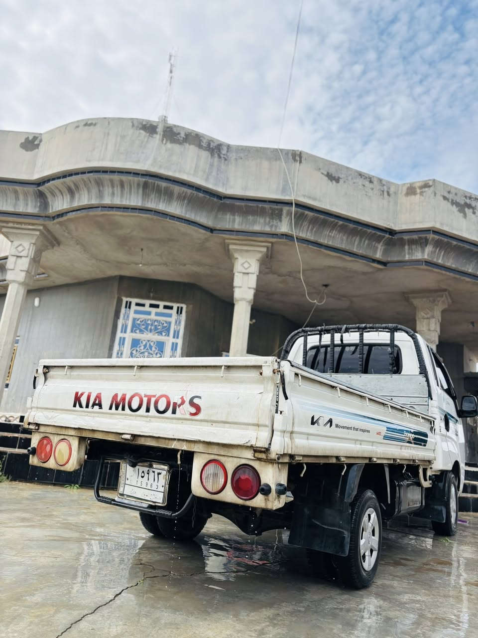 سلام عليكم 
كيا حمل للبيع 
موديل 2010 
كير ومحرك شرط 
تواير وصدر نص عمر
السعر 65 وبيها مجال يرهم مراوس شعندك نزل 

الرقم ***********
