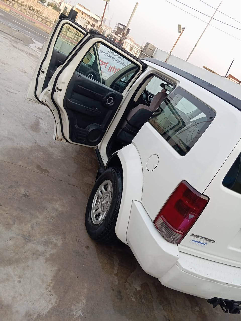 دوج نيترو ٢٠٠٨مكفولة من الصبغ والضربة
محرك كير كهربائيات كلها ع الشركة

منظومة بانزين جديده 

التبريد بي ليك 

رقم بغداد الجديد 

مكان ديالى 

للاستفسار ***********

السعر ٨٢وبيهة مجال او مراوس. حسب القناعة
