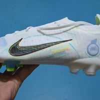 حذاء فيتنامي • مقاس ٤١ • دريس برشلونه تايلندي