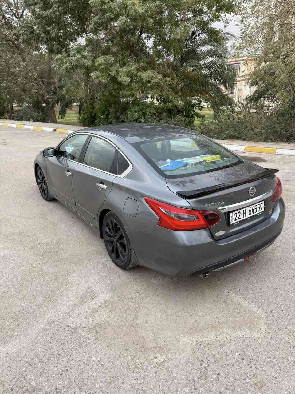 السلام عليكم ورحمة الله وبركاته 
للبيع نيسان التيما موديل 2017 SR  رقم اربيل مواصفاته معروفة  بصمة تشغيل 
بصمة ابواب
الجنطة بصمة 
يدات واطار الابواب نيكل  تحكم ستيرن
شفتات سرعة
  شاشة كبيرة  وكاميرا 
عداد المسافة 107 ميل 
سنوية الى 29
الحادث خلفي خفيف من اميركا وراجع بارد بدون صبغ جنطة وجاملغات مرفق الصور 
وبالعراق فقط حافة الجاملغ الامامي كد  خمسة اصابع شبر تقريبا رش  وبالباب الخلفي شيء قليل شخطين مرفقة بالصور
البچم كبس شرط
 كير ومكينة شرط 
ايرباك كله سليم شرط  
داخلها مخمل تخم تاير جديد والصور موضحة امامكم 
 بدون صرف درهم واحد 
كل شيء تم ذكره بالتفاصيل والصور 
 كل التوفيق لكم جميعآ اخوتي طيبون الاصل 
 مكان السيارة بغداد الغزالية 
التوفيق للجميع يارب
رقم الهاتف /‏
0771 894 3574‏
