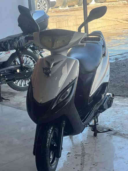 دراجه ماكس نضيفه كلش محركه جديد 
كهربائيات كامله من كلشي اليات زنون ييهه دراجه خير من الله تاخذهه ربع مذب عليهه دراجه مشتغلهه علئ ايدي  مكاني بغداد التاجي سعرها 400 وبيهه مجال ‏‪***********‬‏-/ ***********
