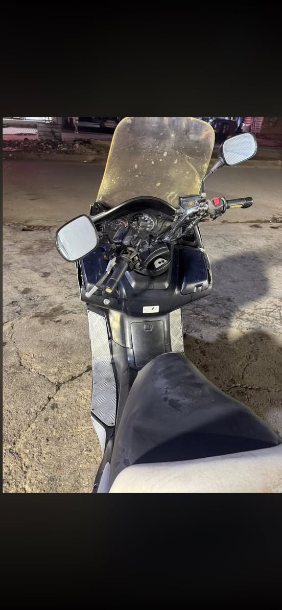 سلام عليكم شباب دراجه سلفر ونج 600 اوفر مود شغال  دراجه شلعه ومعدل. كفراته نضافتهن 70/100 مكينه ناعمه بلاديه   مكاني بغداد العبيدي حي الرئاسه سعره مليون وبيه مجال رقمي ***********
