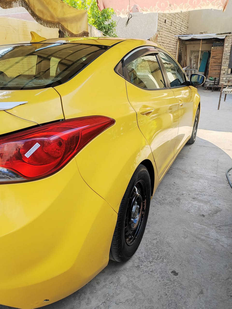 الانتره ١٣ امريكي
بسمي رقم بغداد 
محرك ١٨٠٠ دوش
كير صدر تخم تاير
جاهزه للاخير
سونار موجود 
***********
