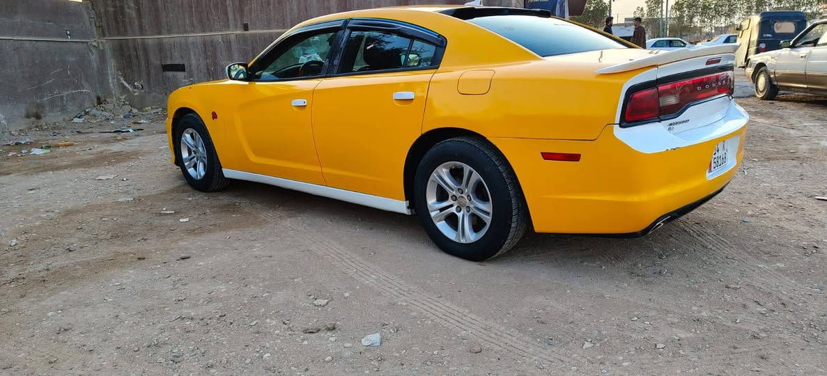 سلام عليكم من رخصه لادمن جارجر موديل 12اصل كندي السياره رقم بصره دولي محرك كير 3600 حداديه عامه جديده تخم تاير لايت زنون بصمه أبواب سياره جديده ومانقصها شي مجهزه لآخر حبايه السعر 140 مكانه البصره 
للمراوس فقط جارجر اوبامه حديث مع الفرق خصوصي ماكو اشكال للاتصال ***********
