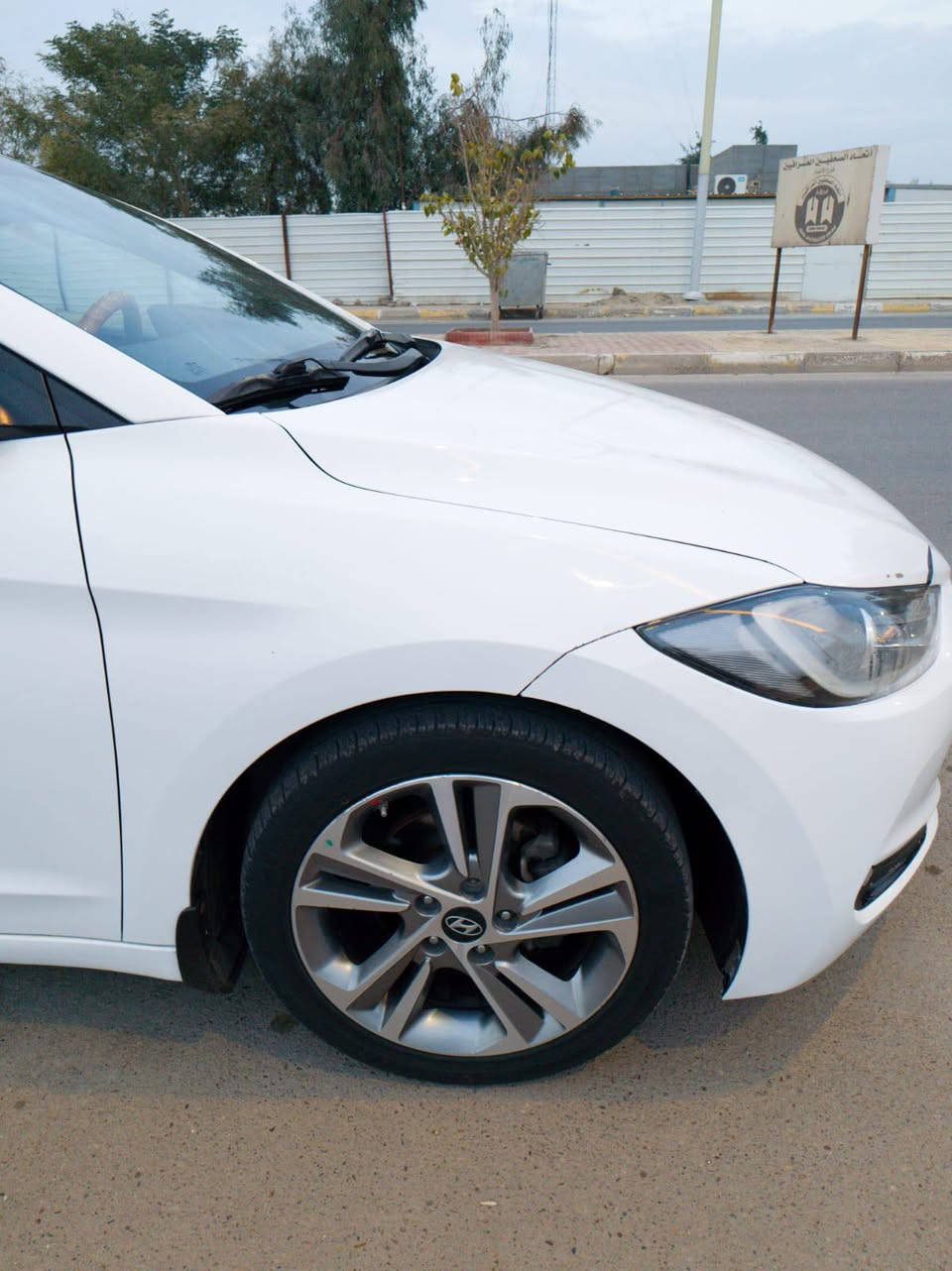 السلام عليكم للبيع النترا موديل 2017 خليجي مواصفات ايراني معروفه تجي فول فول بيها شبر صبغ بالبنيد تواصل ***********
