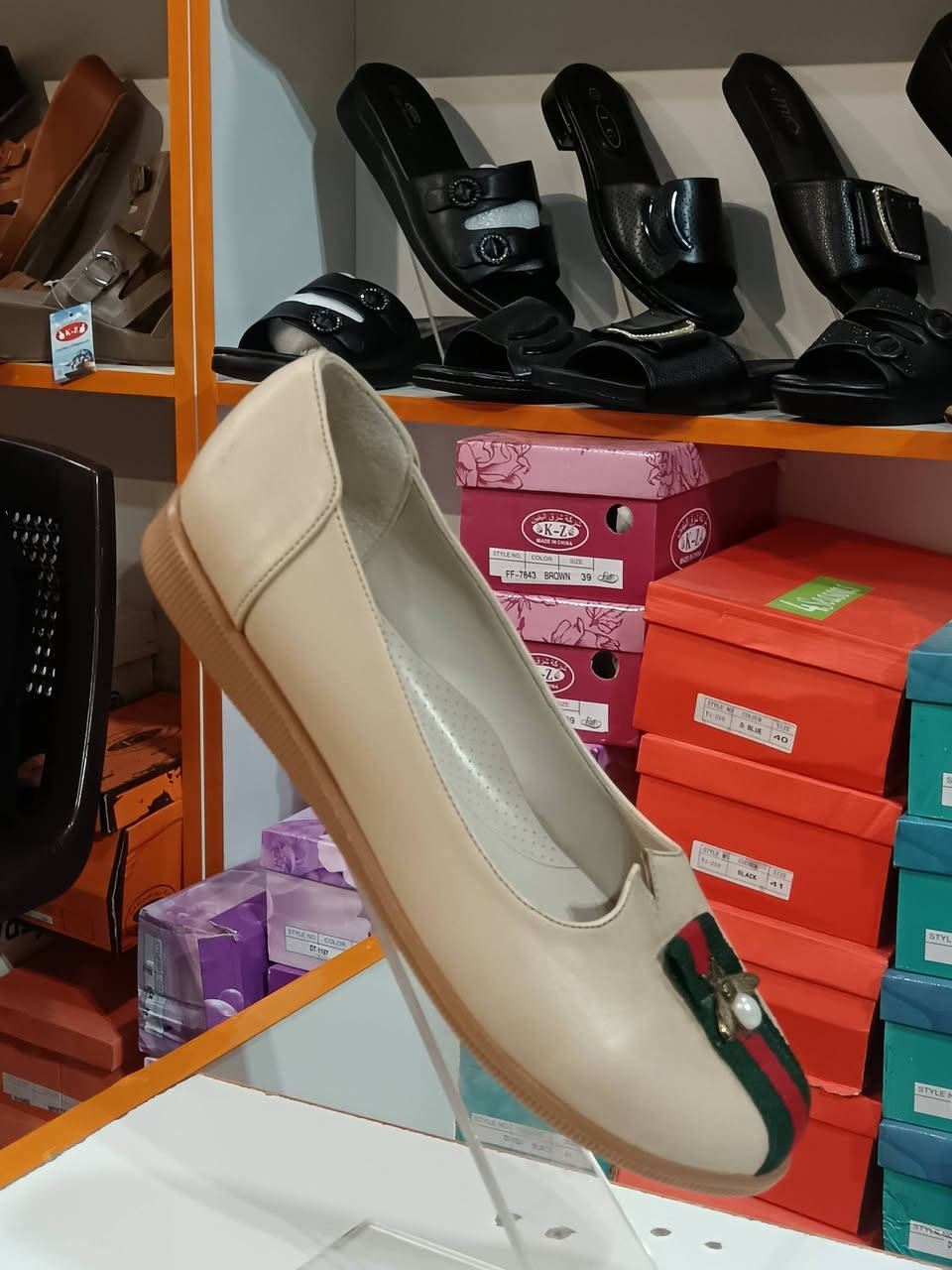 عروض الكنز للاحذيه والحقائب النسائيه  
كالات نسائي. 
سعر القطعه 3الف
سعر القطعتين 5الف  وكميه محدوده
القياسات من 37الى41 
العنوان الأنبار قضاء هيت مقابيل بلديه هيت الجديده مباشر الاستفسار *********** وكُل الهلا بيكم#الانبار_قضاء_هيت
