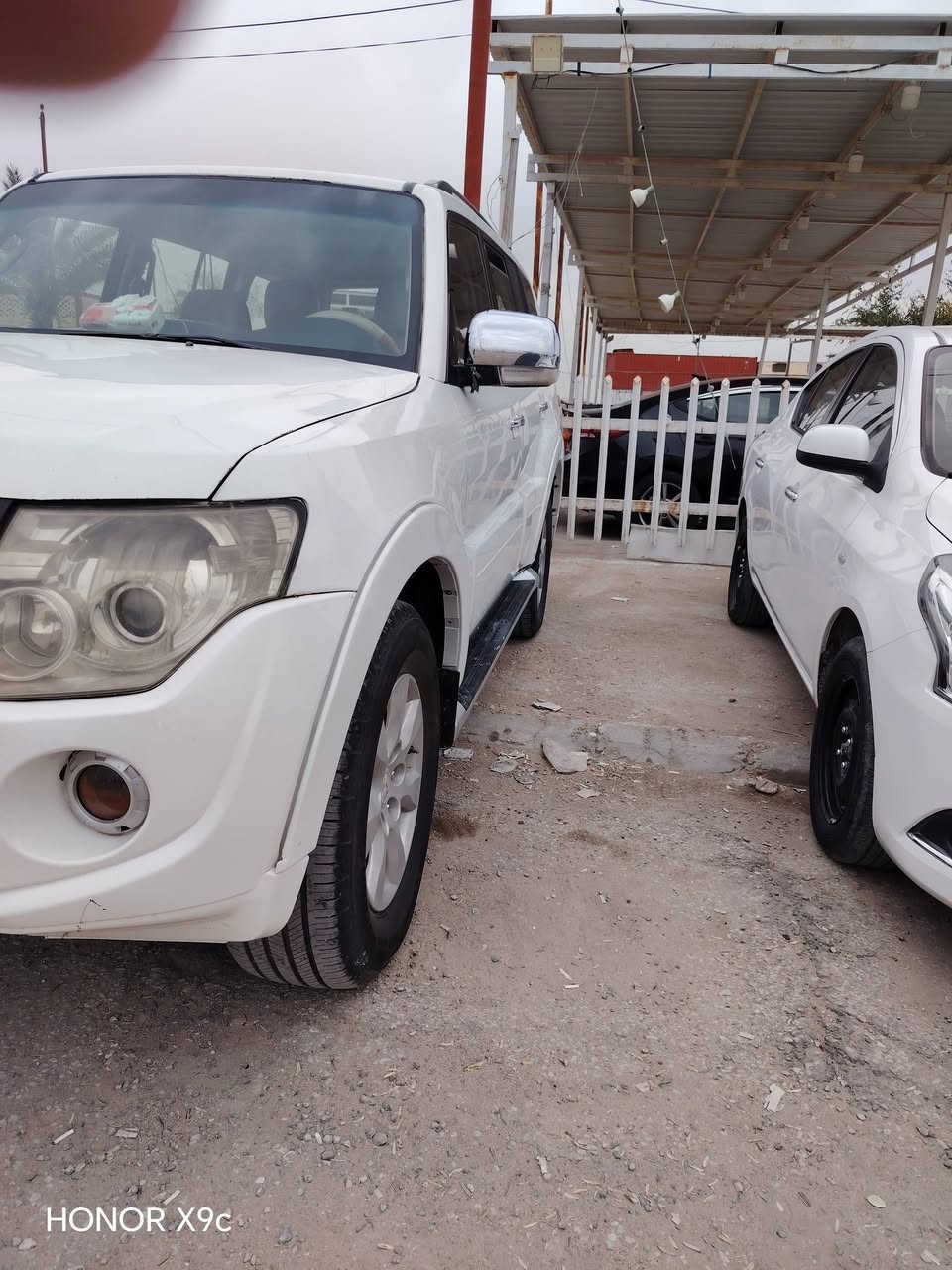 باجيرو حبتور فول مواصفات فتحه موديل 2014 رقم قادسيه بسمي مكفوله من الضربه القويه بيه قطعتين تبديل بدون ضرر السعر 150 مع المجال للتواصل ***********
