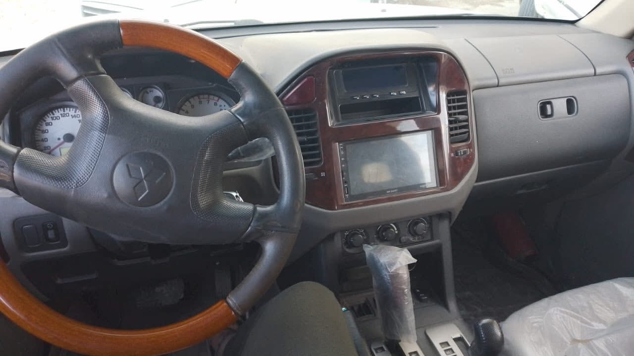 السلام عليكم باجيرو 2006كير محرك مكفولات صدر تايرات كله مكفول ضرر بنيد جاملخ و باب وجنطه رقمه بغداد انكليزي شرط التحويل سياره حيل نضيفه السعر 110 وبيه مجال مكان السياره صلاح الدين سامراء للاستفسار الاتصال على الرقم ***********
