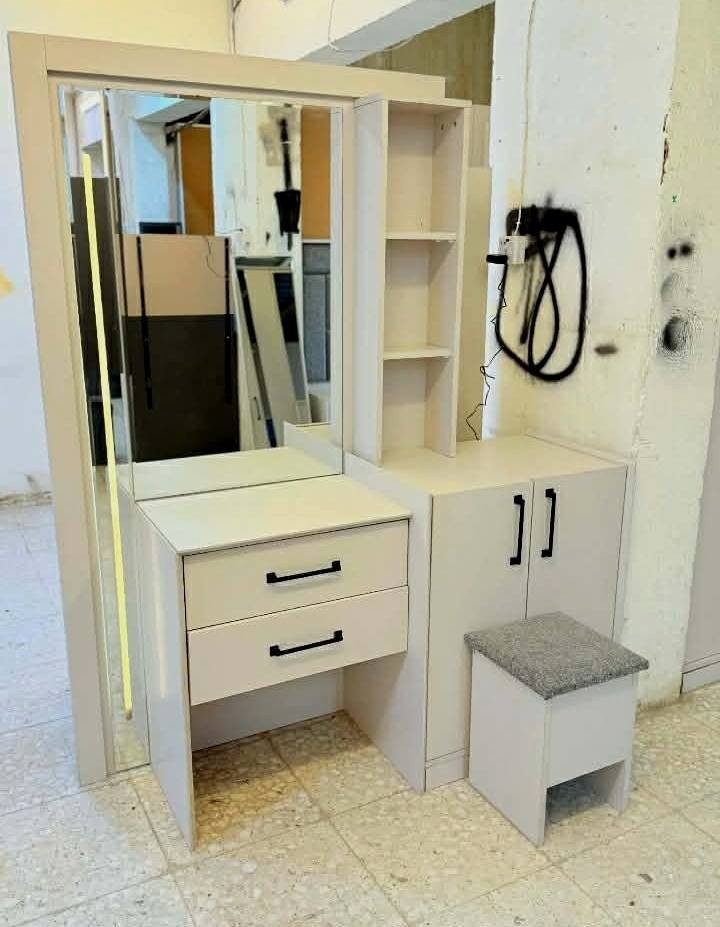 ✨ غرفة تركي 🇹🇷 اصلي صبغ حراري 9 قطع
نظام أبواب  موديل حديث 
سرير مخزن عملي
 ضهر بلوك
 قماش وتر بروف أصلي
✨ نظافة 90/💯
السعر  / ٩٠٠ عرض خاص 
شد ونقل مجاني داخل بغداد
 توصيل للمحافظات بأسعار رمزية


**إذا كنت صاحب هذا الإعلان وتريد حذفه لأي سبب، رجاءا أرسل رسالة إلى الدعم الفني**