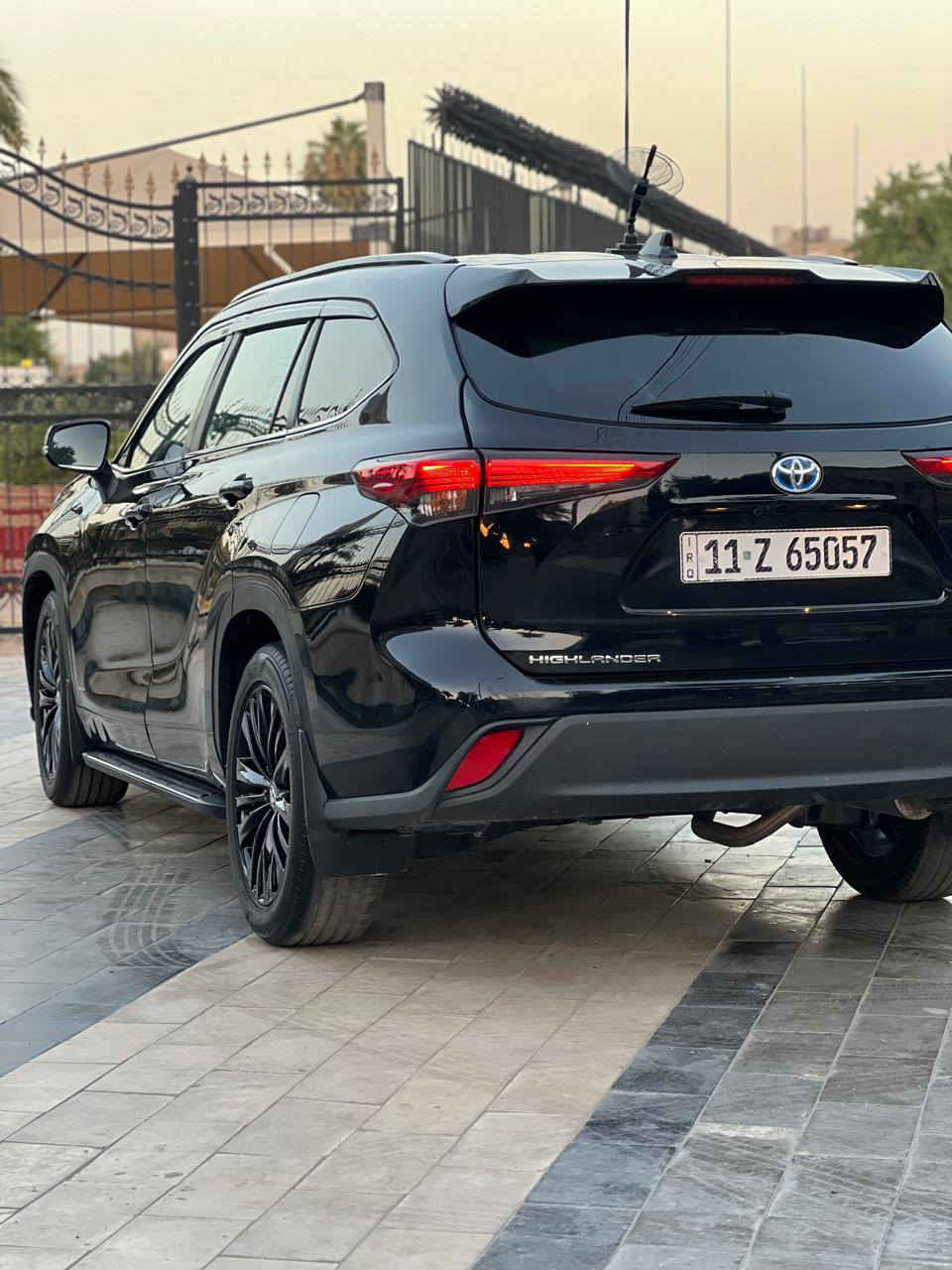 السلام عليكم  للبيع أو مراوس هايلاند هايبرد موديل 2023 فول مواصفات السعر232وبيهه مجال الحادث مرفق بيهه تعديل بلشواصي الأمامي  السياره كامله آخر حبايه وجديده عنوان بغداد شارع حيفا ***********
