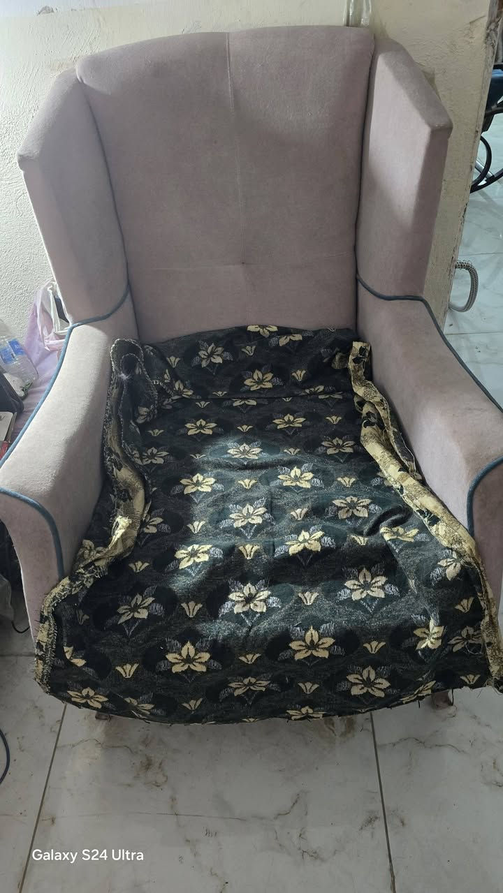 للبيع طخم (تكمه) 7 مقاعد
كرويته كبيرة 3 كراسي، كرويته صغيرة 2 كرسي، مع كرسي عدد 2 

الاتصال بالرقم 9647704558589


**إذا كنت صاحب هذا الإعلان وتريد حذفه لأي سبب، رجاءا أرسل رسالة إلى الدعم الفني**