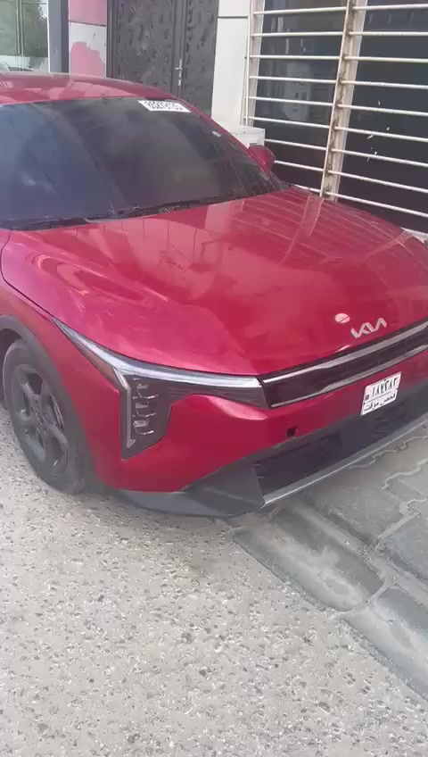 السلام عليكم لبيع 2025 السعر 155 وبيه مجال رقم الهاتف ***********
