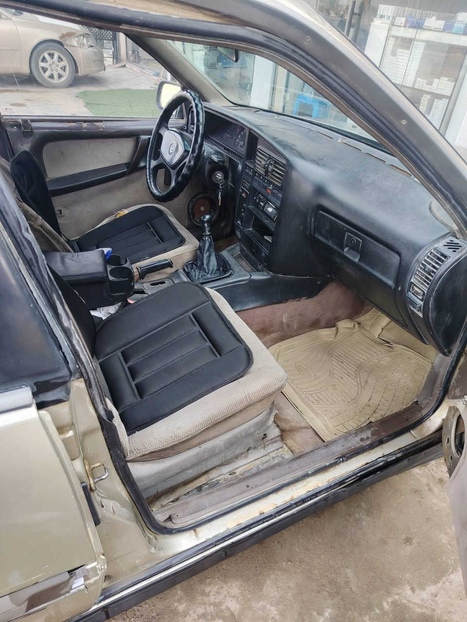 السلام عليكم ورحمه الله وبركاته للبيع  اوبل اوميكه المحرك بي تنقيص كير شرط صدري شرط سنويه خضراء السعر 15 وبيه مجال لاتصال *********** نشاط فول
