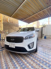 سورنتو مديل 18 خليجي مكفول فول عدا الفتحه مراوس بتاهو اسود العنده يجي ...