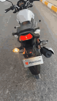 هوجي 23 زيرو ماشي 6000 بعد الخط عتاير سعر 14ونص وبي مجال بسيط المكان حديثه رقم صاحب دراجه ملاحضه بي بس مكاتبه ورقه وحده ***********5
